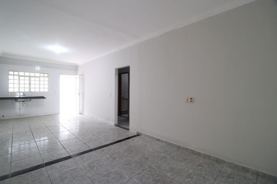 Sala de casa para alugar com 2 quartos, 70m² em Jardim Europa, Uberlândia