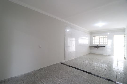 Sala de casa para alugar com 2 quartos, 70m² em Jardim Europa, Uberlândia