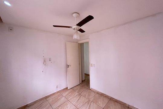 Quarto 2 de apartamento para alugar com 2 quartos, 45m² em Pavuna, Nilópolis