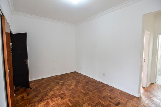 Sala de apartamento à venda com 1 quarto, 48m² em Grajaú, Rio de Janeiro