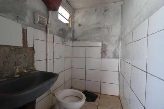 Banheiro de casa para alugar com 1 quarto, 18m² em Ipiranga, Ribeirão Preto