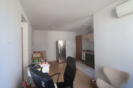 Sala de apartamento à venda com 2 quartos, 47m² em Olaria, Canoas