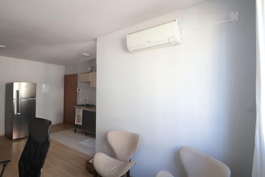 Sala de apartamento à venda com 2 quartos, 47m² em Olaria, Canoas