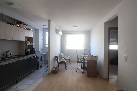 Sala de apartamento à venda com 2 quartos, 47m² em Olaria, Canoas