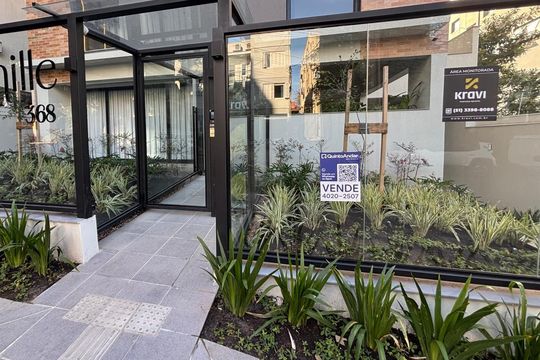 Plaquinha Instalada código JDIL-56 de apartamento à venda com 2 quartos, 63m² em Petrópolis, Porto Alegre