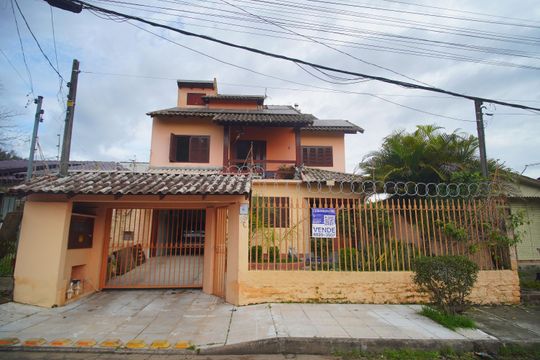 Fachada de casa à venda com 4 quartos, 213m² em Feitoria, São Leopoldo