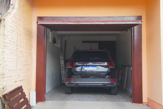 garagem de casa à venda com 4 quartos, 213m² em Feitoria, São Leopoldo