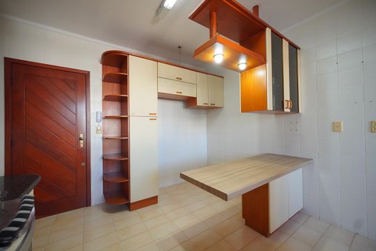 Cozinha de apartamento para alugar com 3 quartos, 124m² em Balneário, Florianópolis