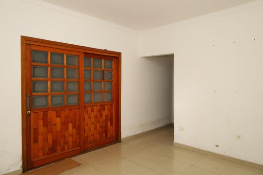 Sala de casa para alugar com 3 quartos, 132m² em Jardim das Oliveiras, São Paulo