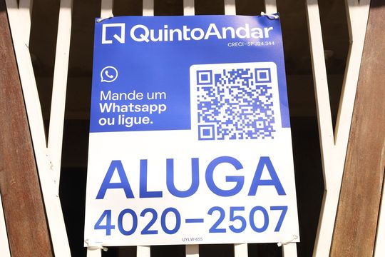 Placa GRANDE instalada no portão do imóvel dia 13/07/2026 - Código da placa: - Código da placa: UYLW-655 de casa para alugar com 3 quartos, 132m² em Jardim das Oliveiras, São Paulo