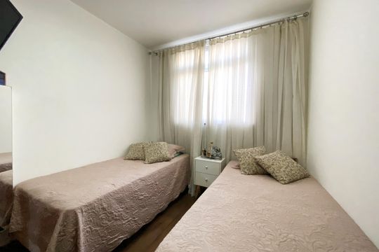 Quarto 2 de apartamento à venda com 3 quartos, 57m² em Sagrada Família, Belo Horizonte