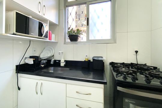 Cozinha de apartamento à venda com 3 quartos, 57m² em Sagrada Família, Belo Horizonte