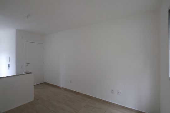 Sala de apartamento à venda com 2 quartos, 42m² em Olaria, Canoas