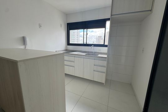 Cozinha de apartamento para alugar com 1 quarto, 39m² em Km 18, Osasco
