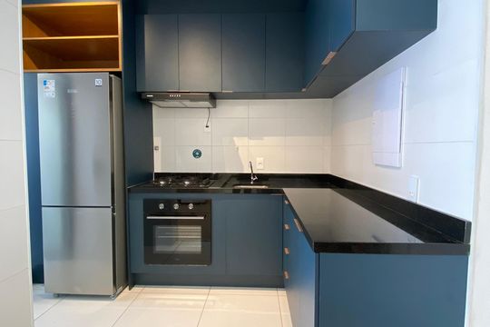 Cozinha de apartamento para alugar com 1 quarto, 45m² em Vila Sonia, São Paulo