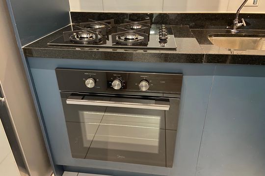 Cozinha de apartamento para alugar com 1 quarto, 45m² em Vila Sonia, São Paulo