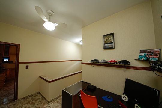 Casa para alugar com 2 quartos, 299m² em Jardim Egle, São Paulo