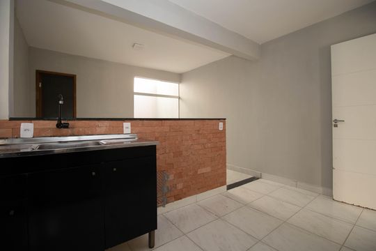Cozinha de apartamento para alugar com 1 quarto, 52m² em Ceilandia, Brasília