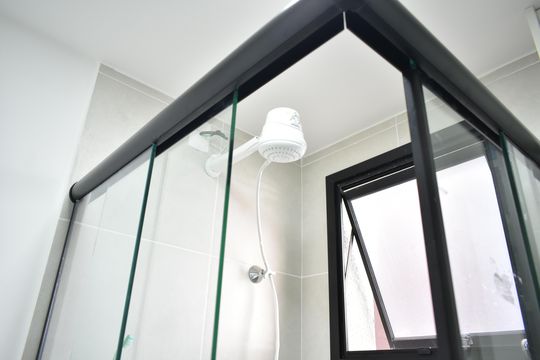 Banheiro de apartamento à venda com 2 quartos, 50m² em Planalto Paulista, São Paulo