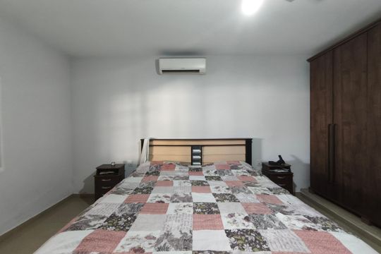Quarto 1 de casa à venda com 2 quartos, 166m² em Vila Aeroporto, Campinas