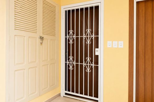 Entrada de apartamento à venda com 4 quartos, 80m² em Cristal, Porto Alegre