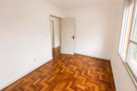 Quarto de apartamento à venda com 4 quartos, 80m² em Cristal, Porto Alegre