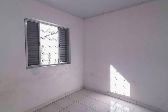 Quarto 1 de casa para alugar com 2 quartos, 150m² em Km 18, Osasco