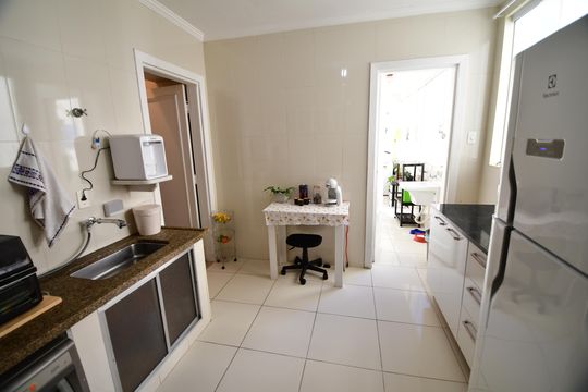 Cozinha de apartamento à venda com 4 quartos, 140m² em Centro, Campinas