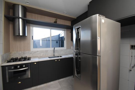 Cozinha de casa de condomínio para alugar com 3 quartos, 190m² em Bacacheri, Curitiba