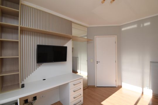 Quarto 2 de casa de condomínio para alugar com 3 quartos, 190m² em Bacacheri, Curitiba