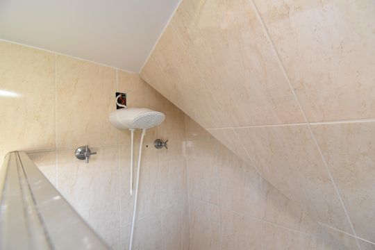 Banheiro do Ático de casa de condomínio para alugar com 3 quartos, 190m² em Bacacheri, Curitiba