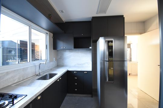 Cozinha de casa de condomínio para alugar com 3 quartos, 190m² em Bacacheri, Curitiba