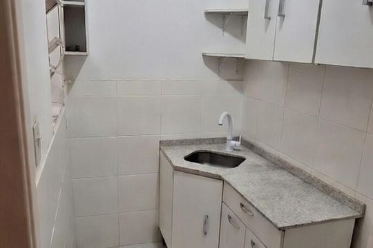 Cozinha de apartamento à venda com 1 quarto, 28m² em Bela Vista, São Paulo