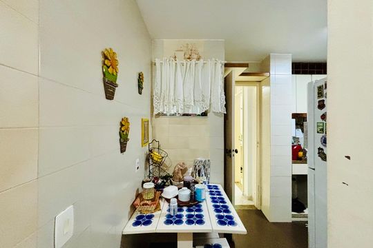 Cozinha de apartamento para alugar com 2 quartos, 90m² em Copacabana, Rio de Janeiro