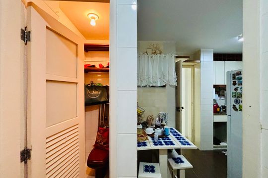 Corredor de apartamento para alugar com 2 quartos, 90m² em Copacabana, Rio de Janeiro