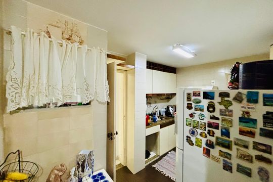 Cozinha de apartamento para alugar com 2 quartos, 90m² em Copacabana, Rio de Janeiro