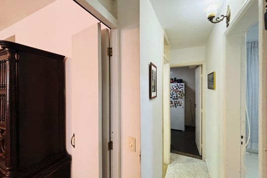 Corredor de apartamento para alugar com 2 quartos, 90m² em Copacabana, Rio de Janeiro