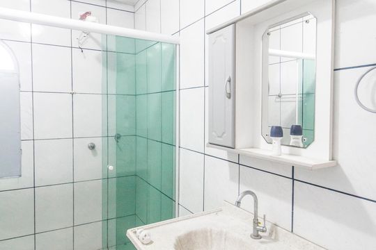 Banheiro social 2 de apartamento para alugar com 2 quartos, 200m² em Centro, Barueri