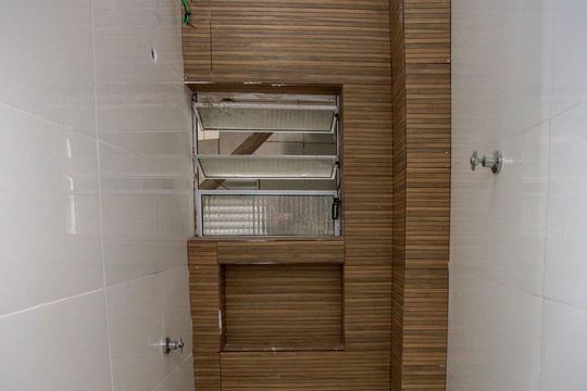 Banheiro da suíte de apartamento para alugar com 1 quarto, 34m² em Cidade Júlia, São Paulo