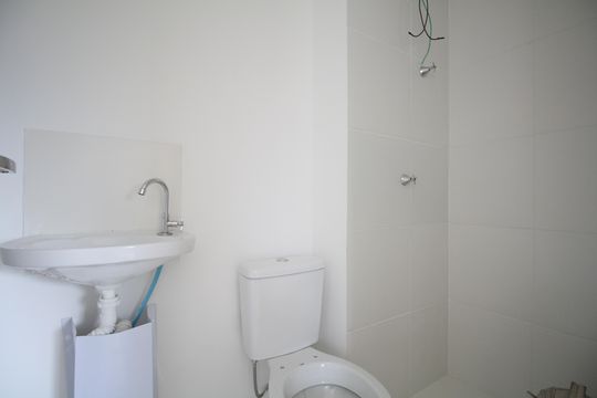 Banheiro de apartamento para alugar com 2 quartos, 38m² em Vila Sonia, São Paulo