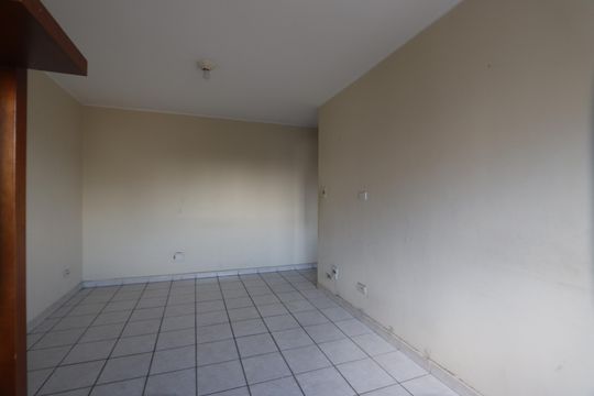 Sala de apartamento para alugar com 2 quartos, 65m² em Vila Antonieta, São Paulo