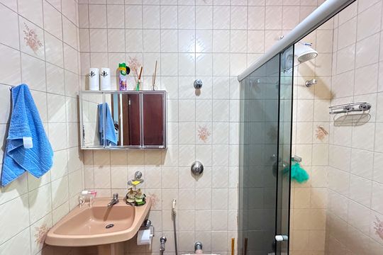 Casa à venda com 4 quartos, 244m² em Pedra Azul, Contagem