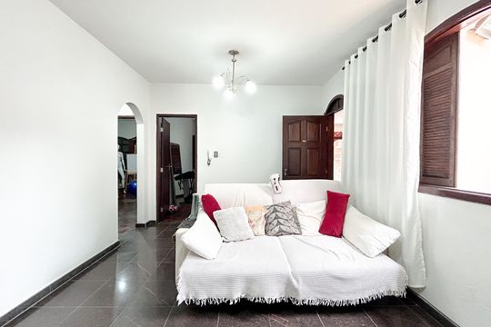 Casa à venda com 4 quartos, 244m² em Pedra Azul, Contagem