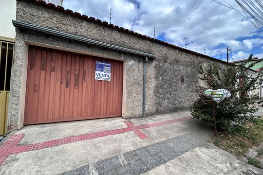Casa à venda com 4 quartos, 244m² em Pedra Azul, Contagem