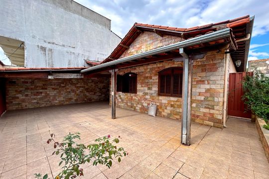 Casa à venda com 4 quartos, 244m² em Pedra Azul, Contagem