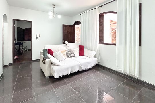 Casa à venda com 4 quartos, 244m² em Pedra Azul, Contagem