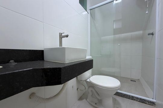 Banheiro  de kitnet/studio para alugar com 1 quarto, 40m² em Taquara, Rio de Janeiro