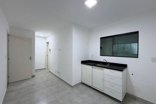 Sala de kitnet/studio para alugar com 1 quarto, 40m² em Taquara, Rio de Janeiro