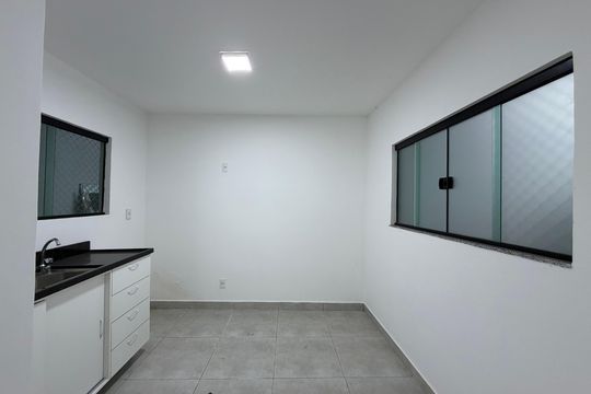 Cozinha de kitnet/studio para alugar com 1 quarto, 40m² em Taquara, Rio de Janeiro