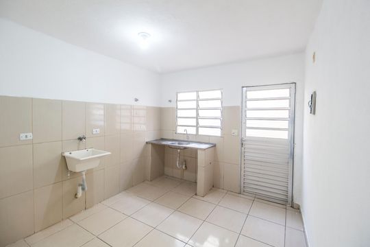 Apartamento para alugar com 1 quarto, 35m² em Vila Jussara, Carapicuíba